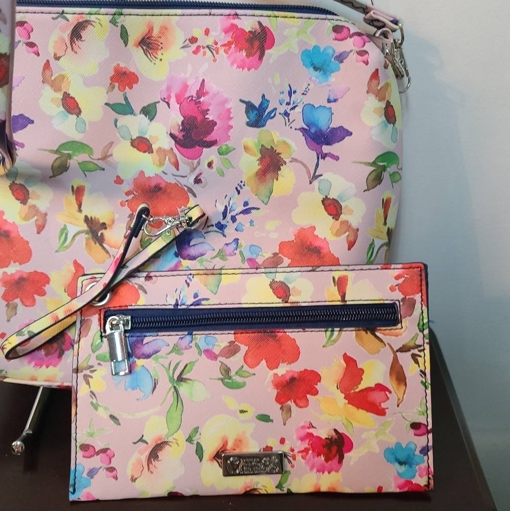 NWOT Carlos Floral Shoulder Bag and Wristlet - Picture 16 of 16